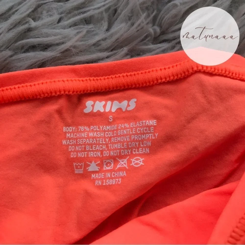 Skims Fits Everybody Turtleneck Top in Neon Orange S - Picture 2 of 3